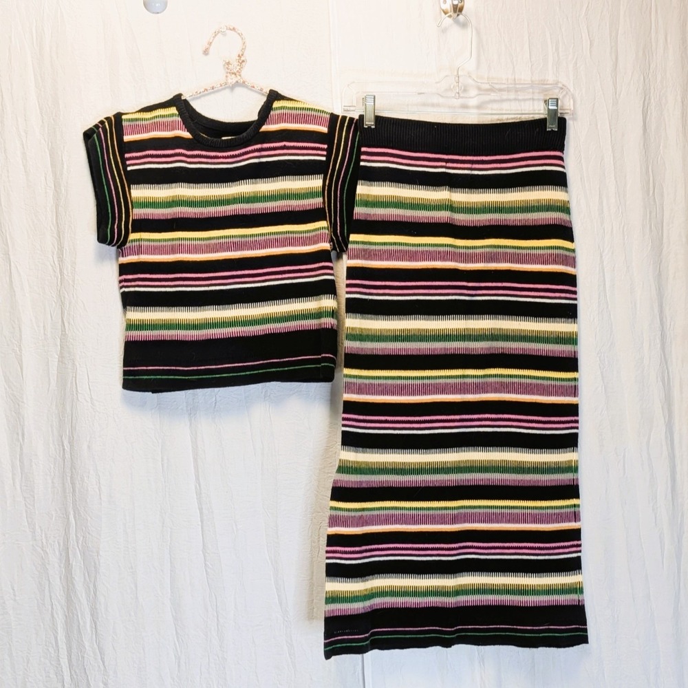 Lou & Gray Cropped Sweater & Midi Skirt Set Colorful Flattering Lightweight S